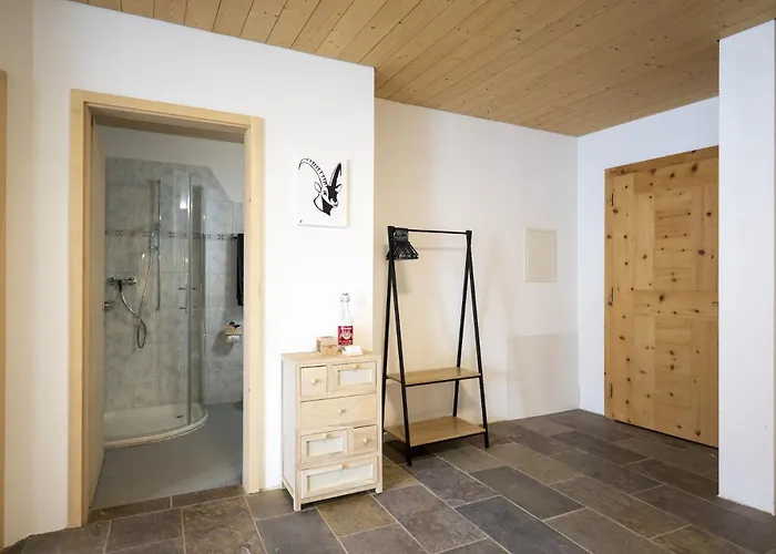 Chasa Chavrioel Apartment *