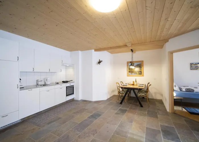 Апартаменты Chasa Chavrioel *