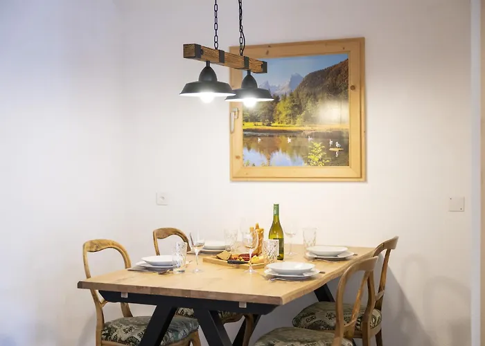 Chasa Chavrioel Apartment *