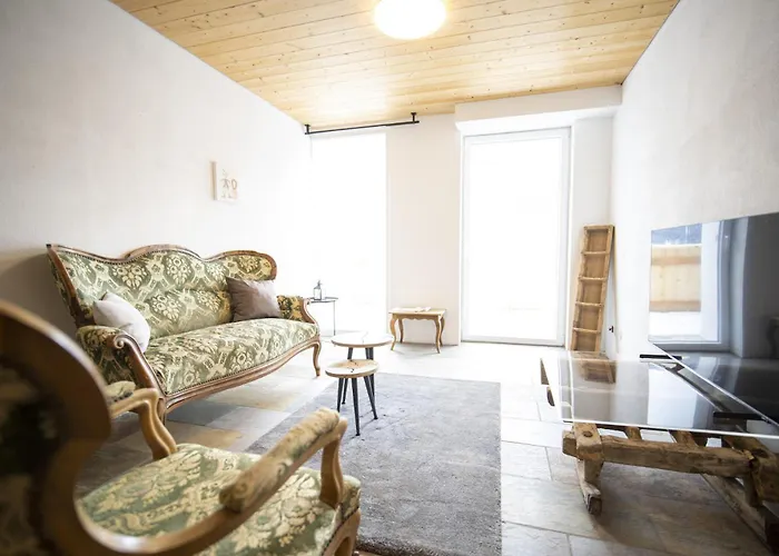 Chasa Chavrioel Apartment