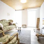 Chasa Chavrioel Apartment