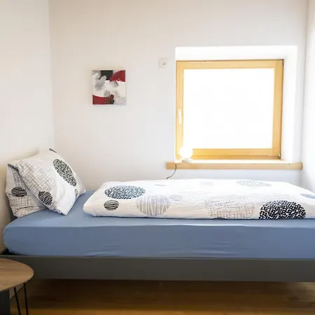 Chasa Chavrioel Apartment *