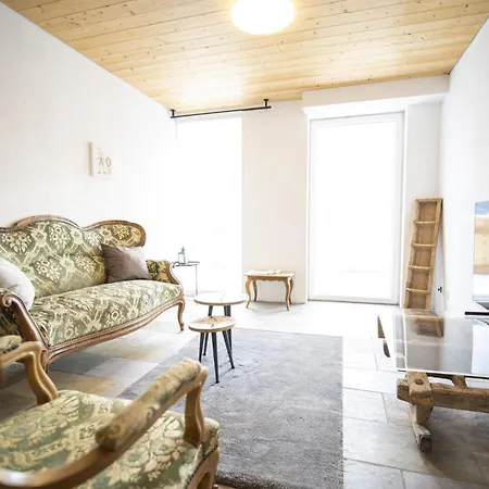 Chasa Chavrioel Apartment